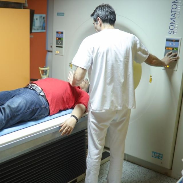 Medicinska ustanova - pacijent i doktorka