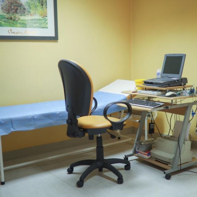 ordinacija - stolica i medicinska oprema