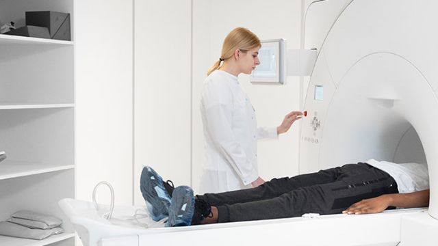 MR MR